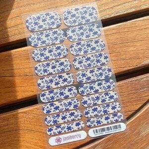 Jamberry “Weekend Waltz” Nail Wraps